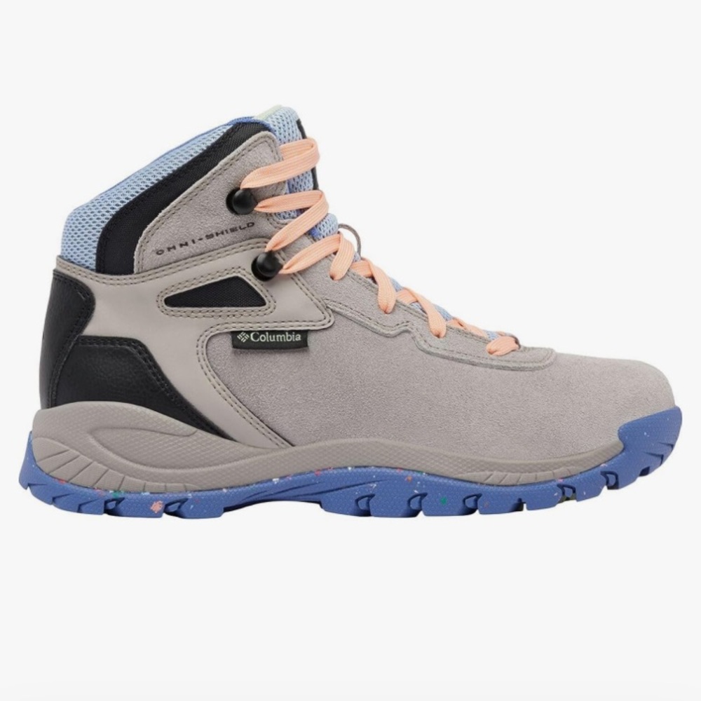 NWOT Columbia Hiking Boots